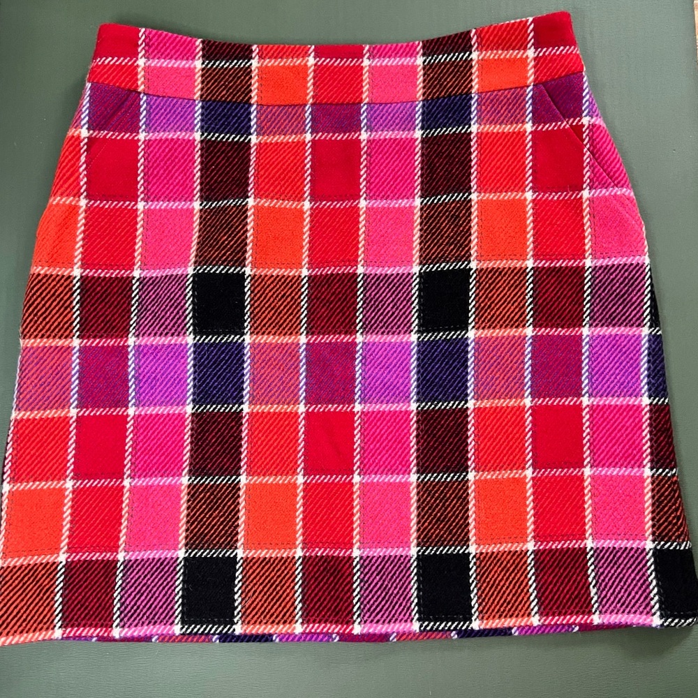 Harold’s women’s wool pink and red mini skirt, lined size 10